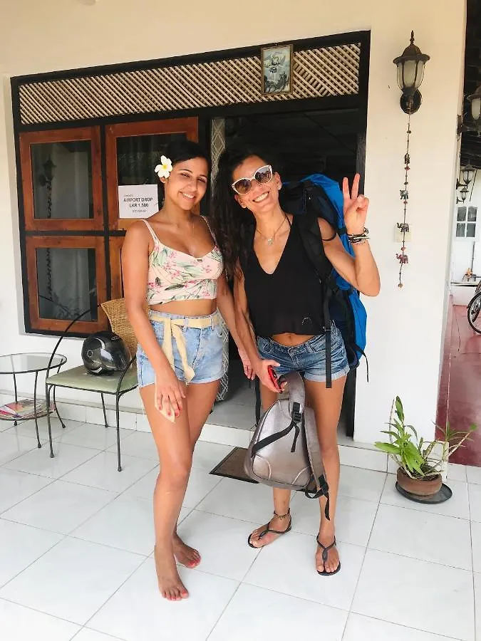 Royal Waves Negombo Hotel Guest house